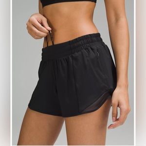 Lululemon Hotty Hot Low-Rise Lined Short 4’